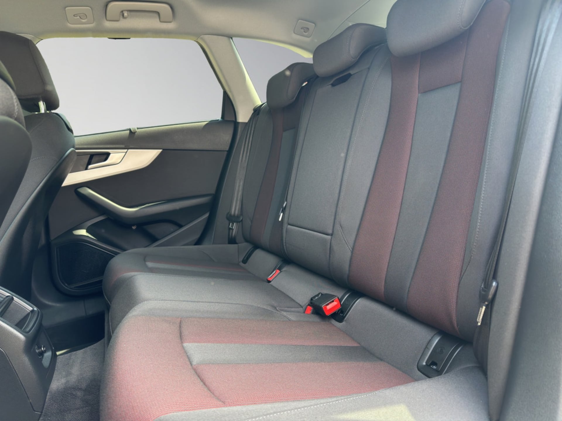 Audi A4 Avant S line