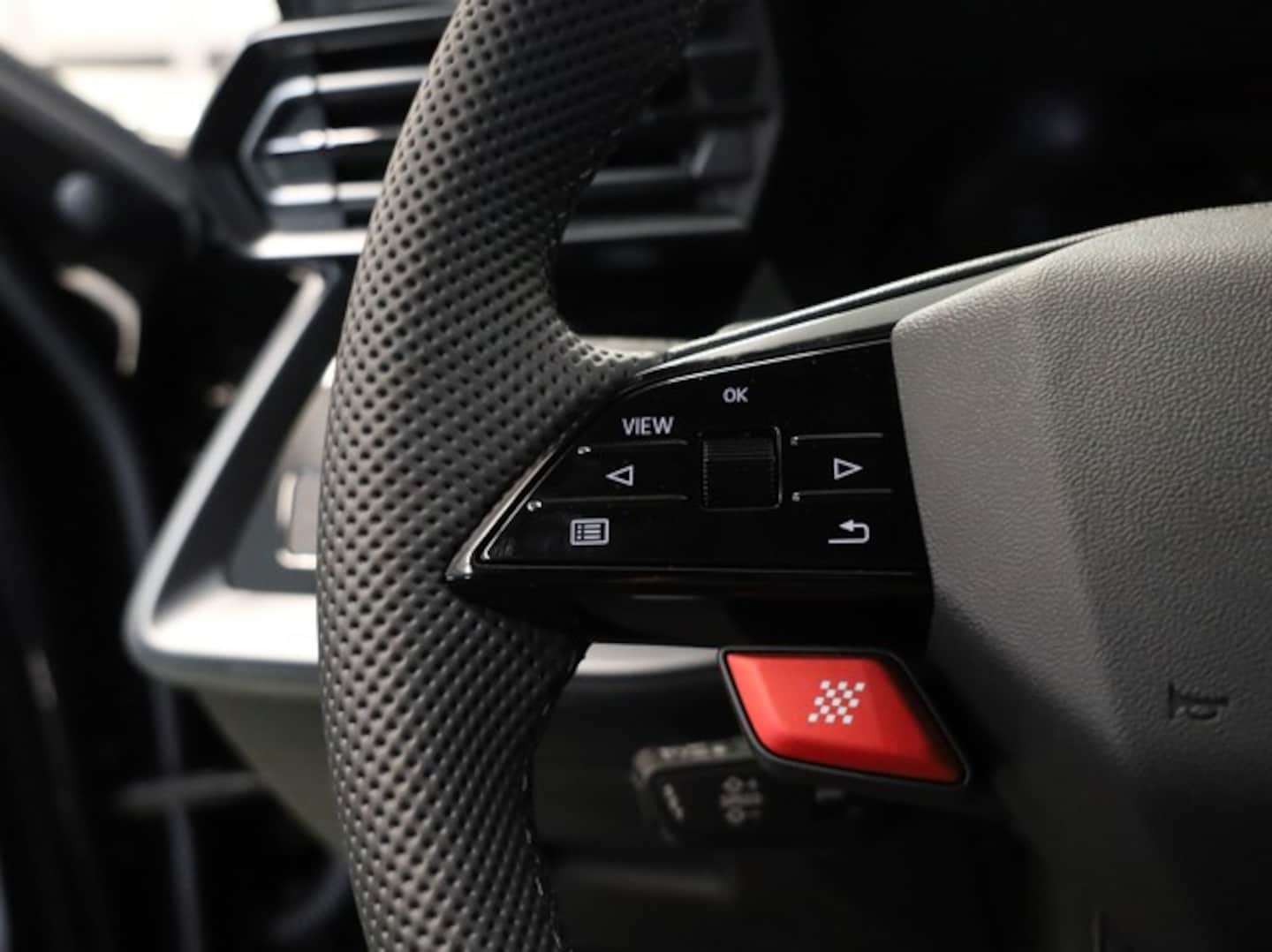 Bild über Audi RS 3 Limousine TFSI quattro 294 kW S tronic - für weitere Informationen kontaktieren Sie den Audi Partner