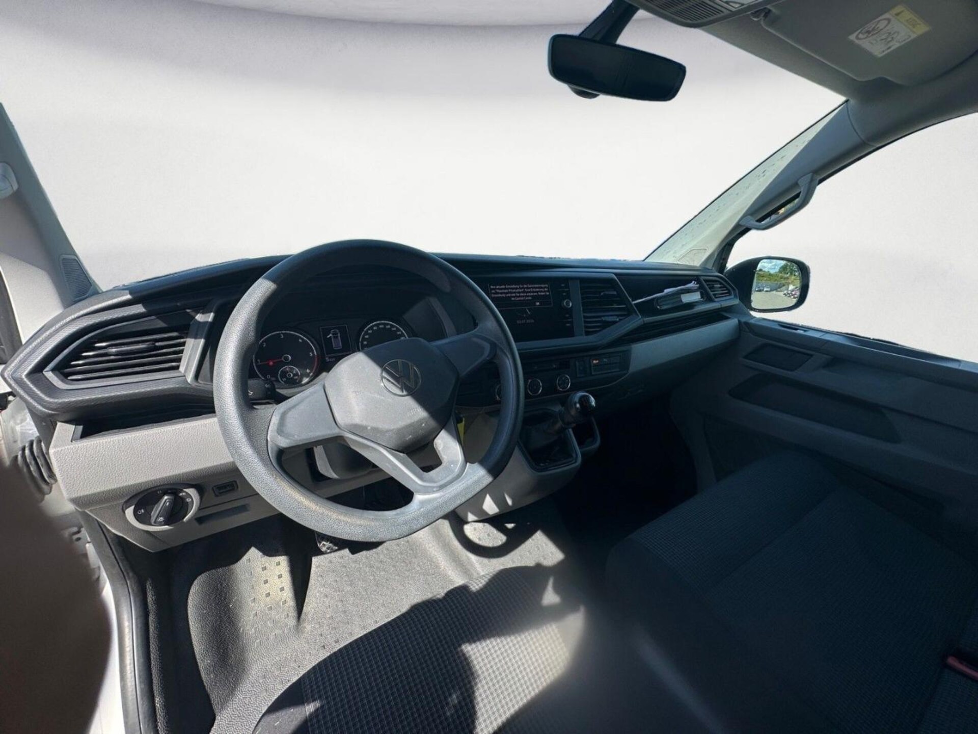 Volkswagen T6.1 Transporter Kasten langer Radstand