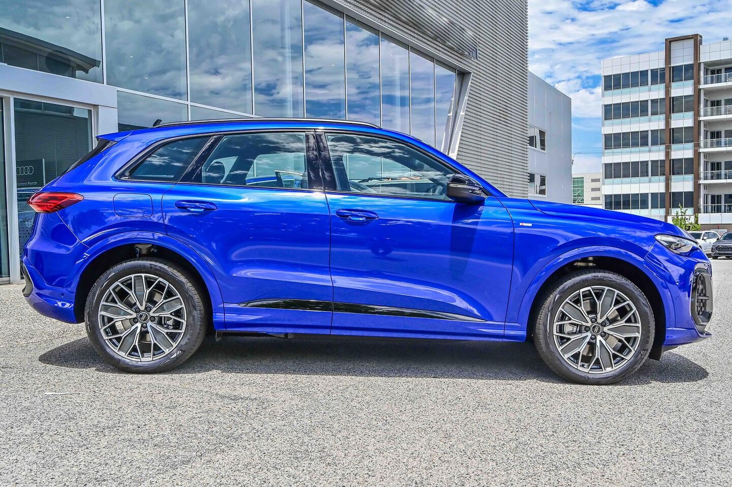 Image about Audi Q5 SUV TDI quattro 150 kW sport