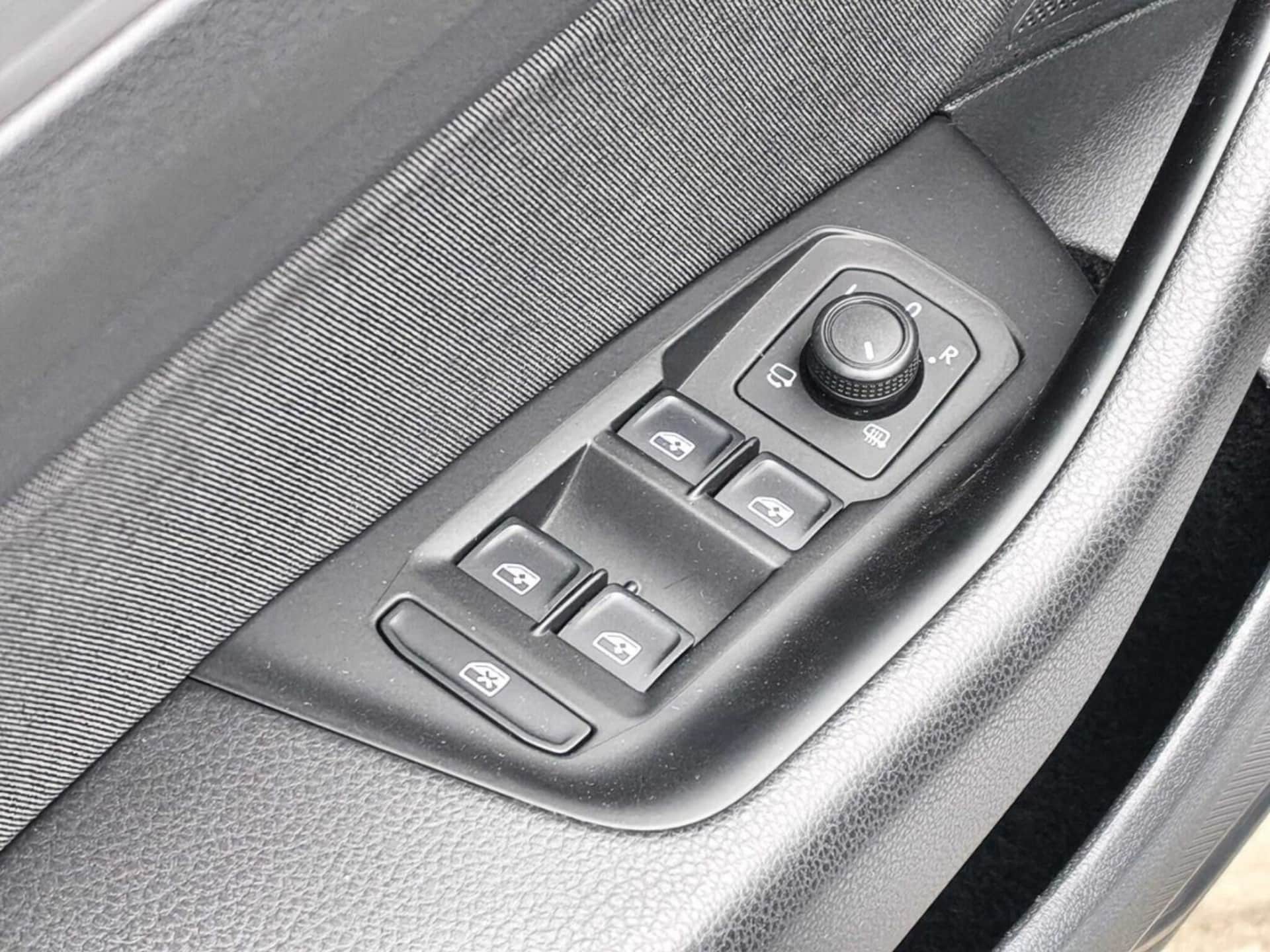 Volkswagen Arteon Model bazowy