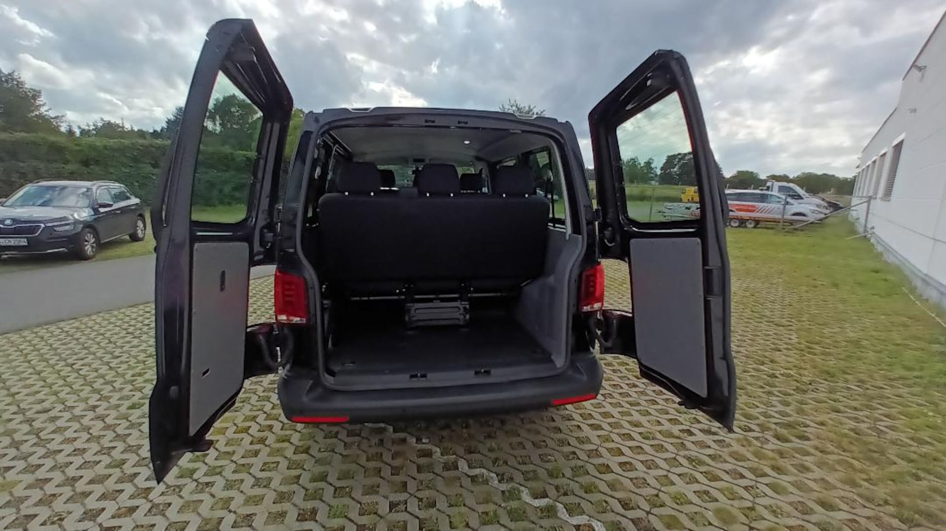 Volkswagen T6.1 Transporter Kombi kurzer Radstand