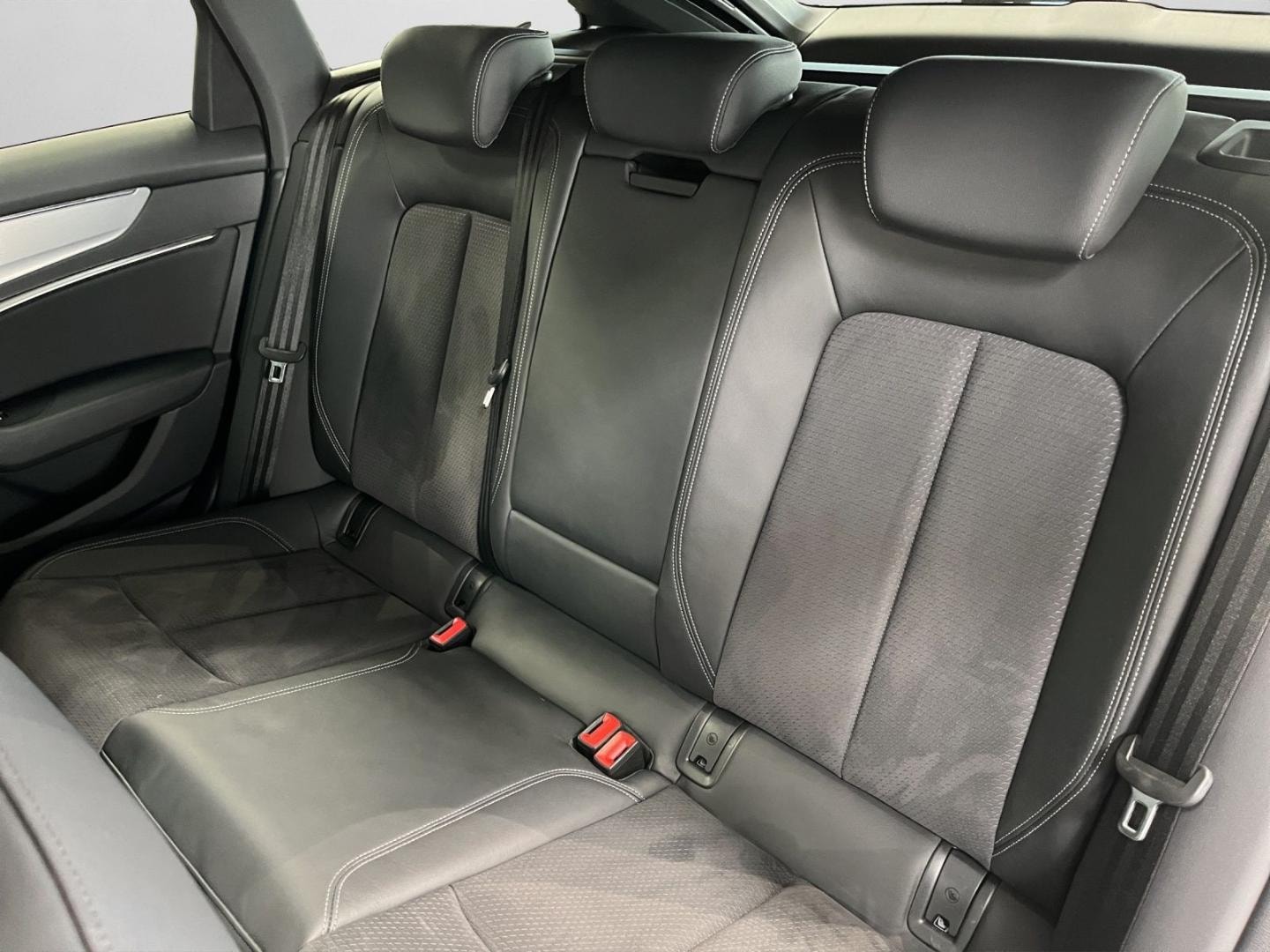 Bild über Audi S6 Avant TDI quattro tiptronic - für weitere Informationen kontaktieren Sie den Audi Partner