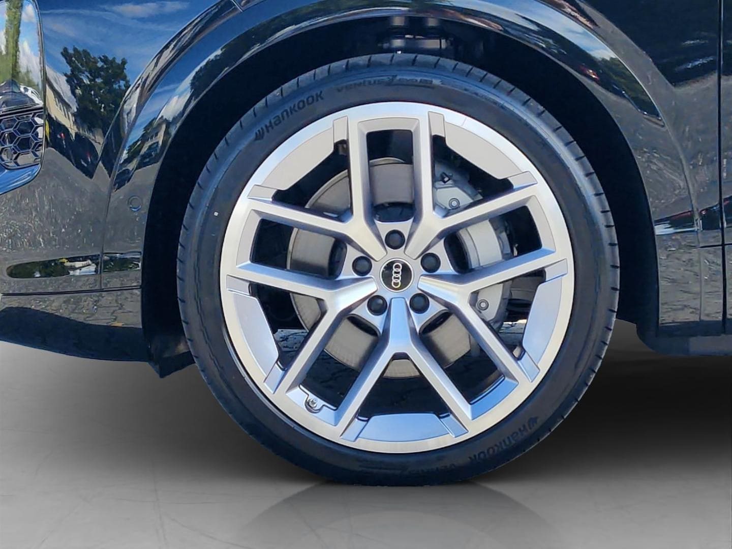 Bild über Audi Q7 SUV TDI quattro 220 kW tiptronic - für weitere Informationen kontaktieren Sie den Audi Partner