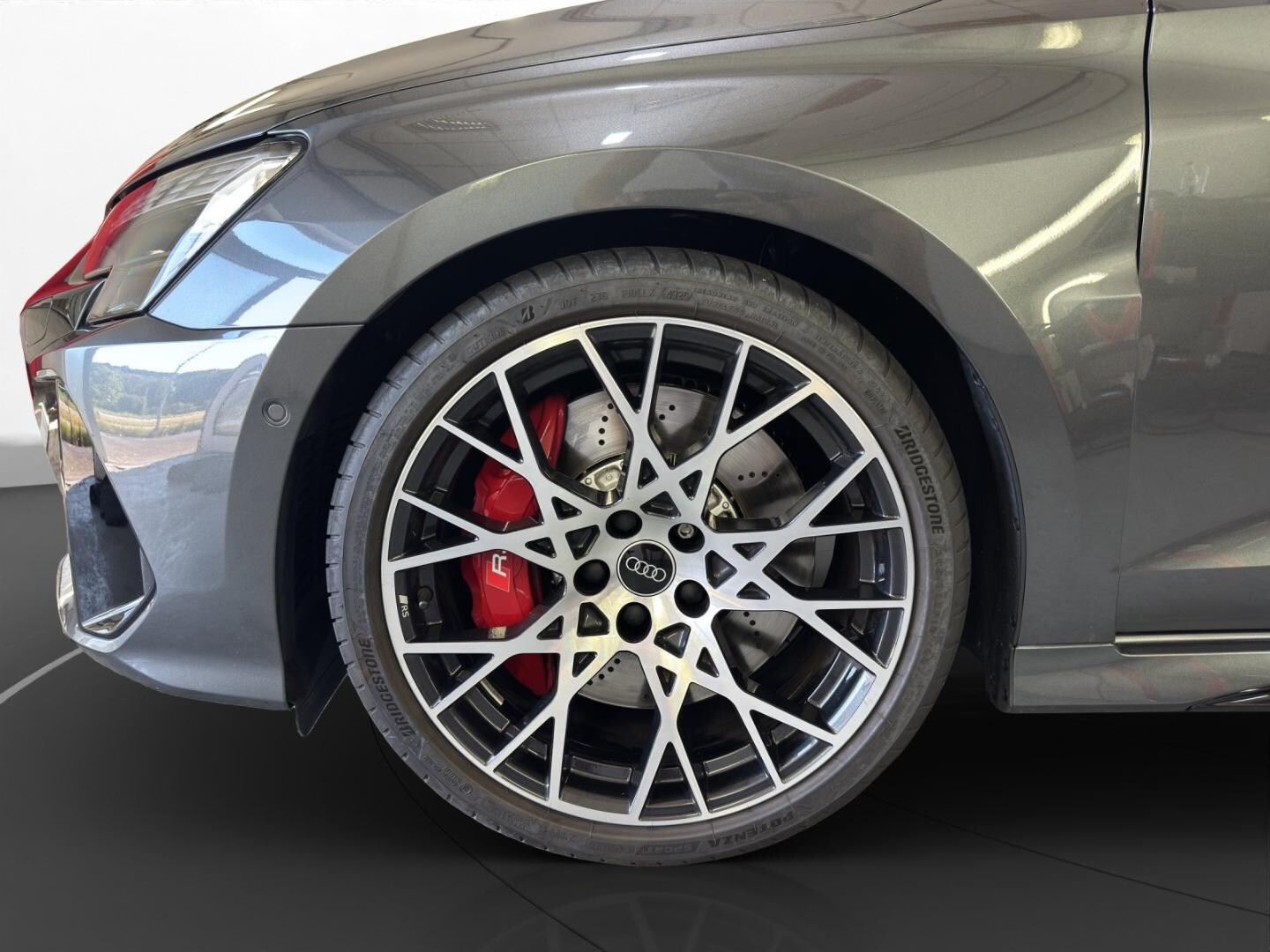 Bild über Audi RS 3 Sportback TFSI quattro 294 kW S tronic - für weitere Informationen kontaktieren Sie den Audi Partner