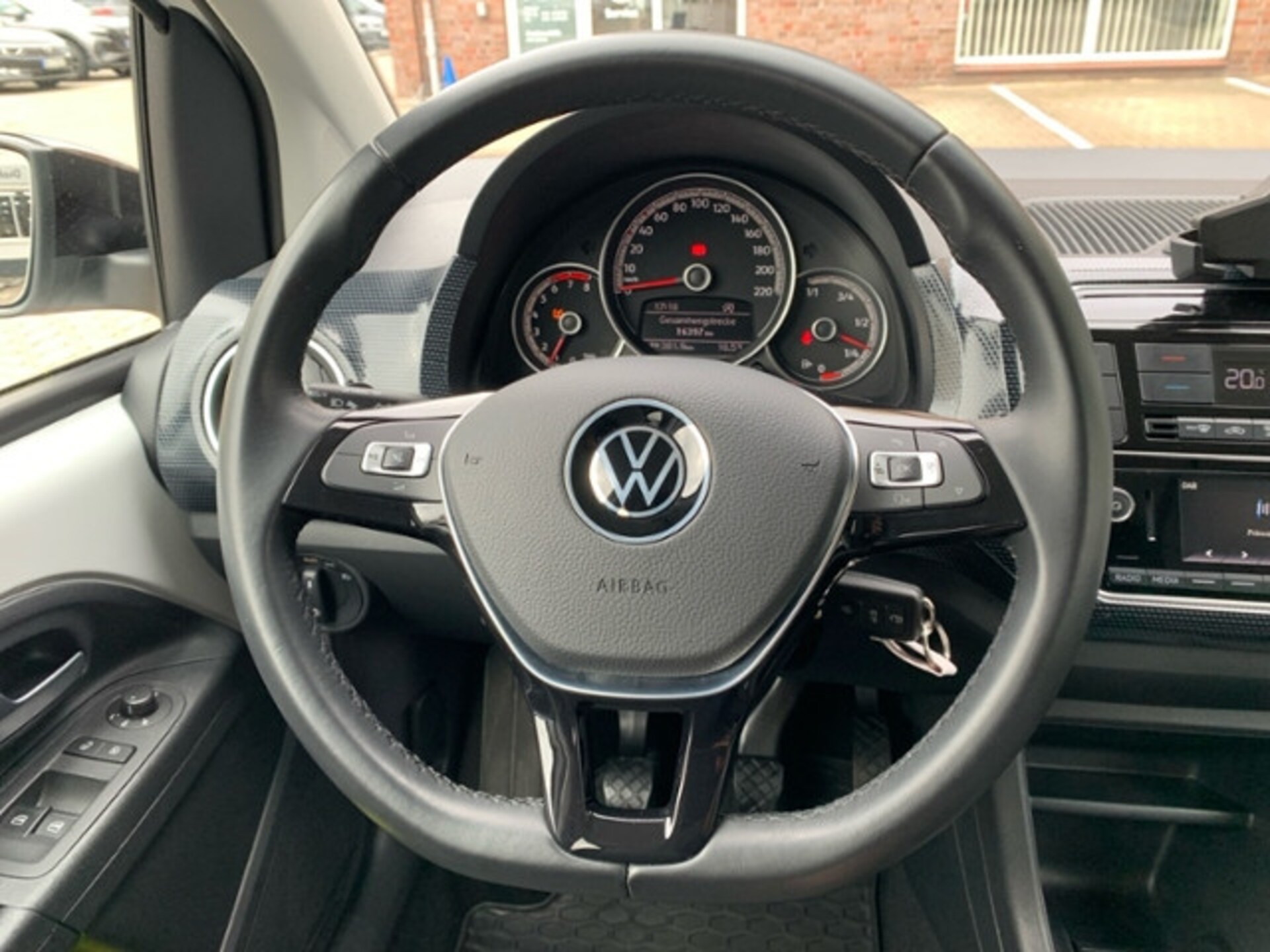 Volkswagen up! R-Line