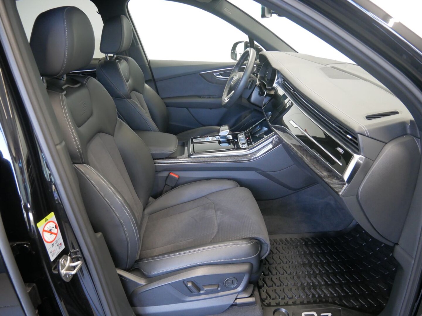 Bild über Audi Q7 competition plus 50 TDI quattro tiptronic - für weitere Informationen kontaktieren Sie den Audi Partner