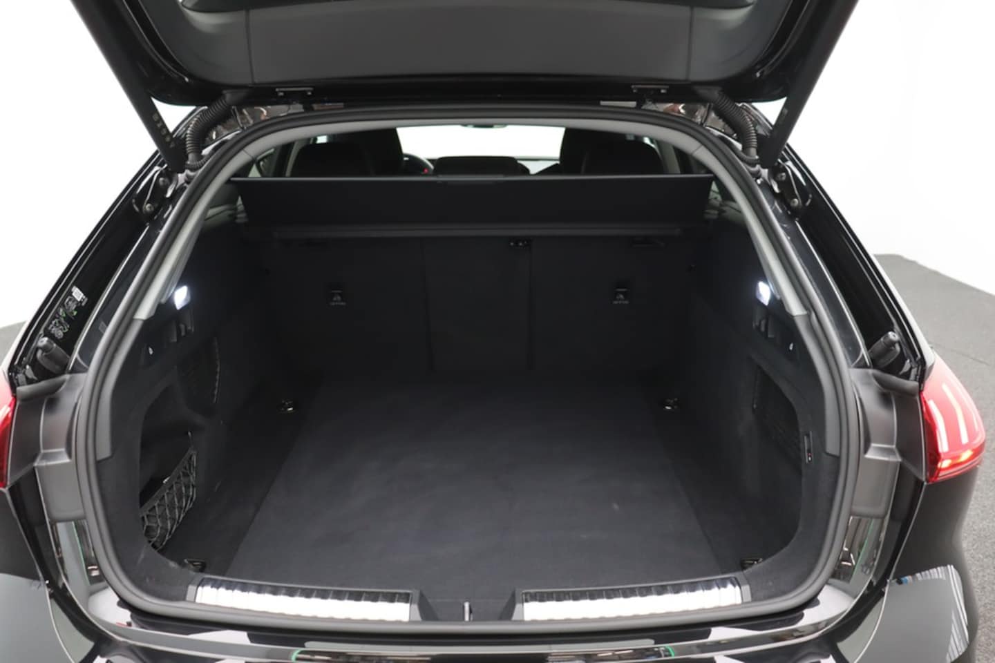Bild über Audi A5 Avant TDI 150 kW S tronic - für weitere Informationen kontaktieren Sie den Audi Partner