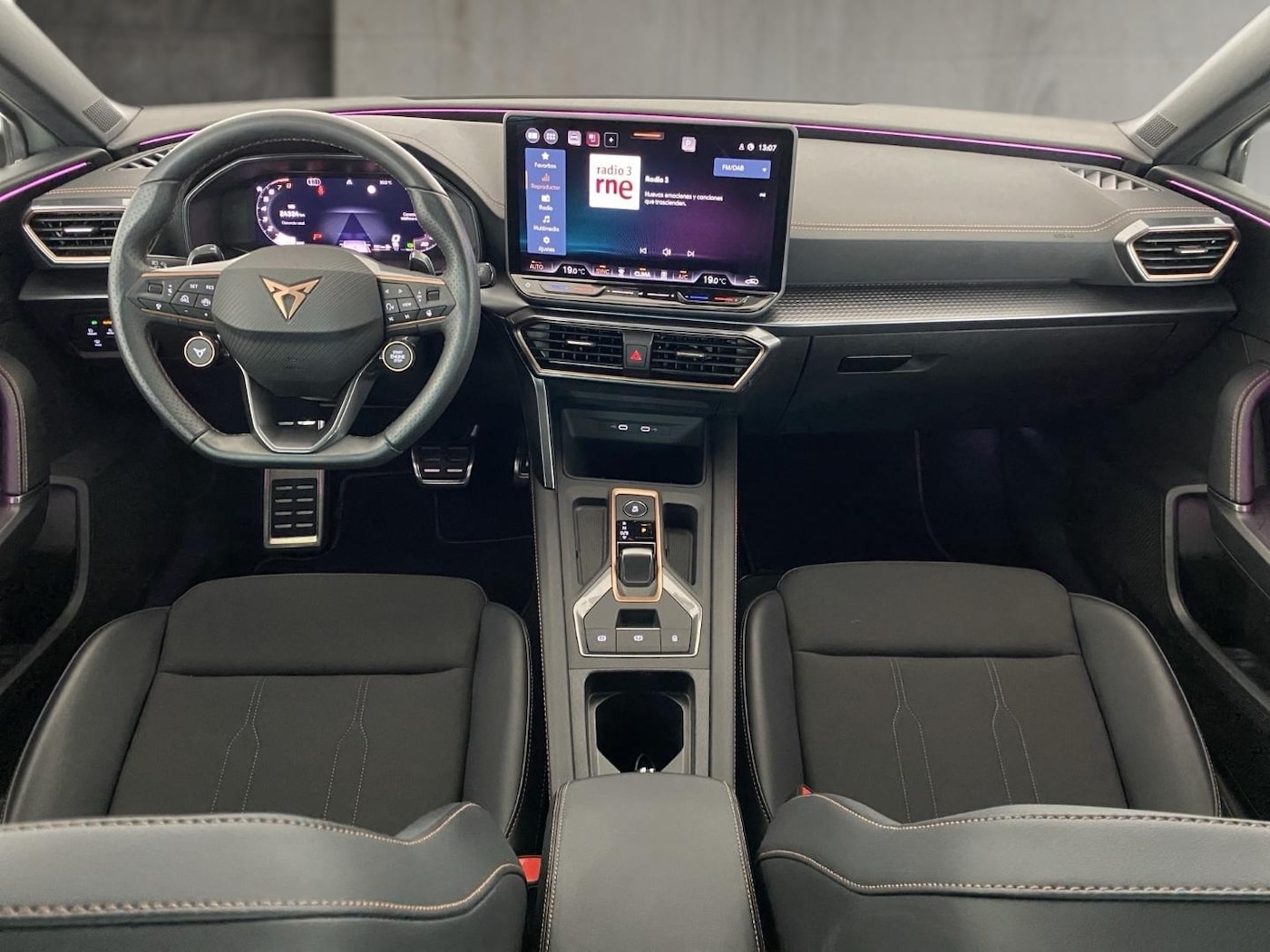 CUPRA Leon León 1.5 eTSI DSG 110 kW (150 CV) — photo 4