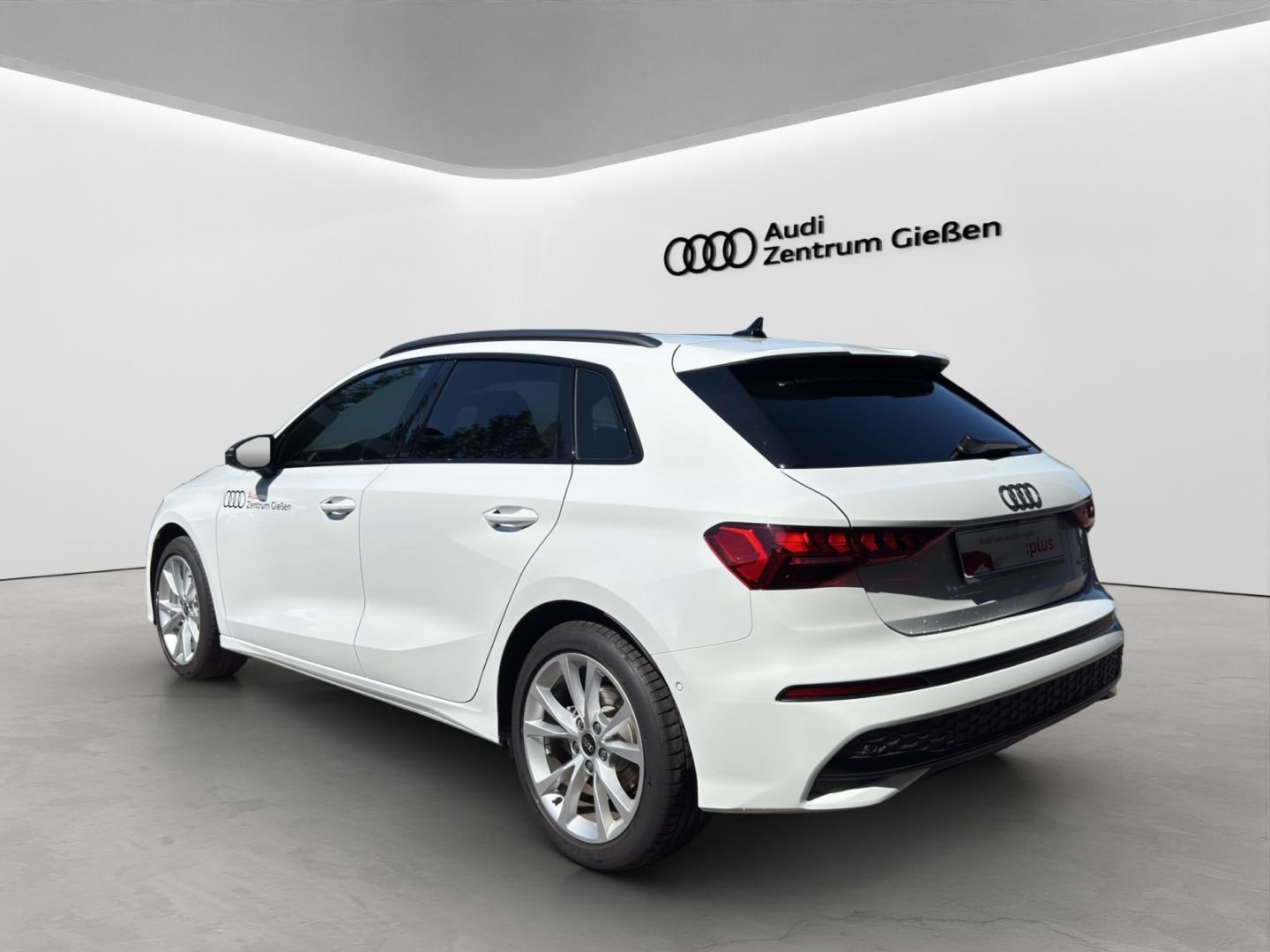 Bild über Audi A3 Sportback TFSI quattro S tronic - für weitere Informationen kontaktieren Sie den Audi Partner