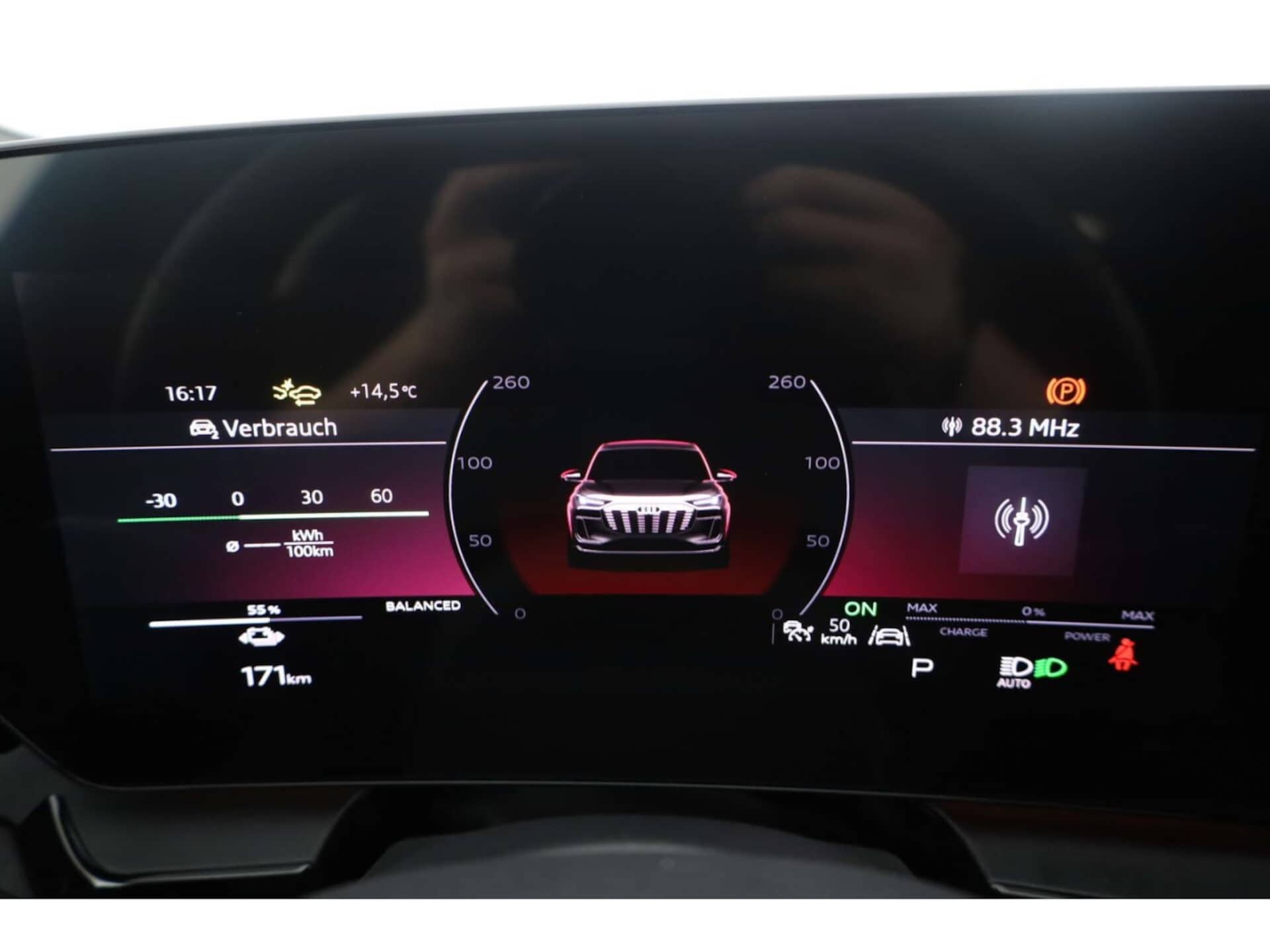 Audi SQ6 SUV e-tron