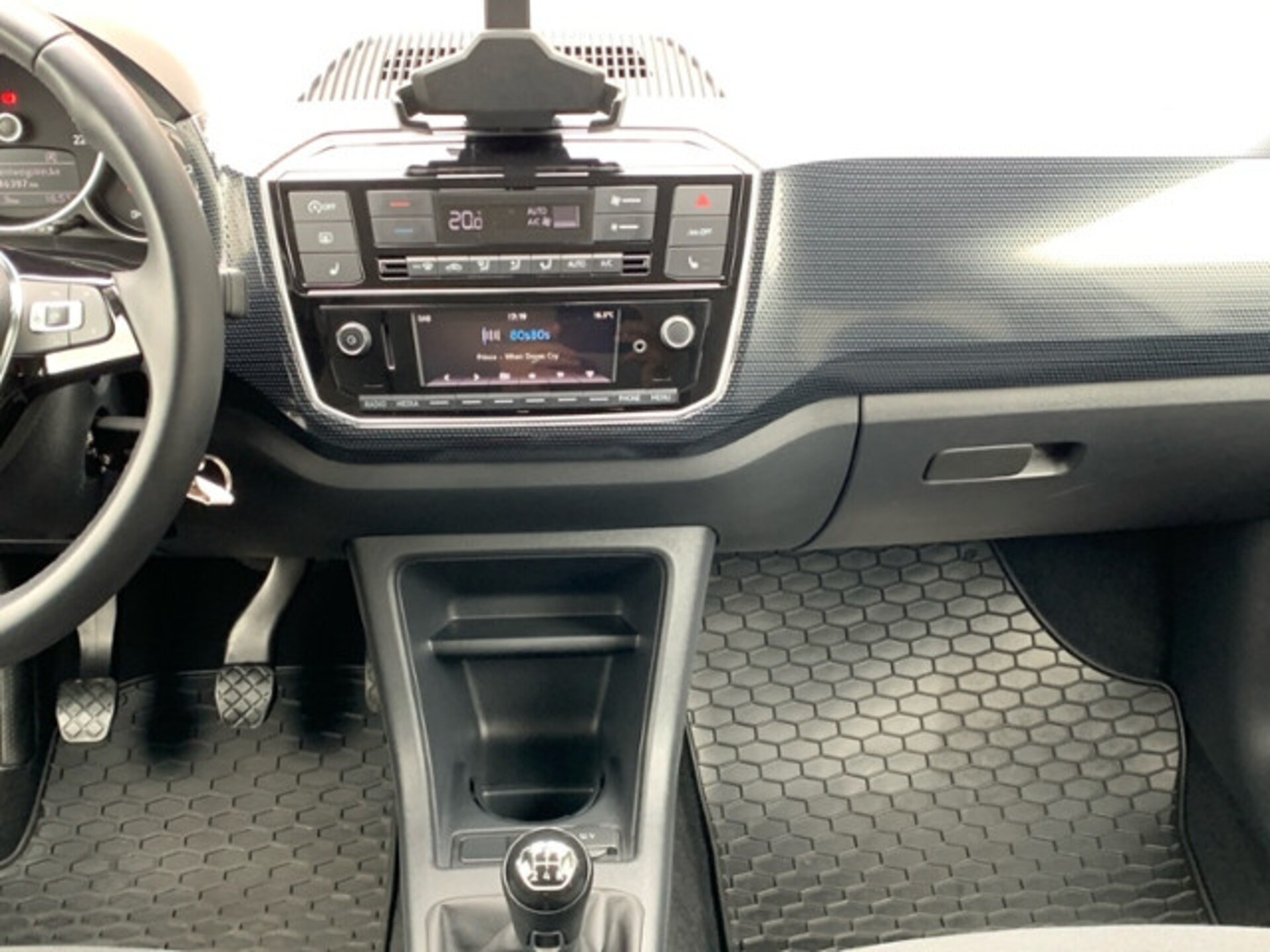 Volkswagen up! R-Line
