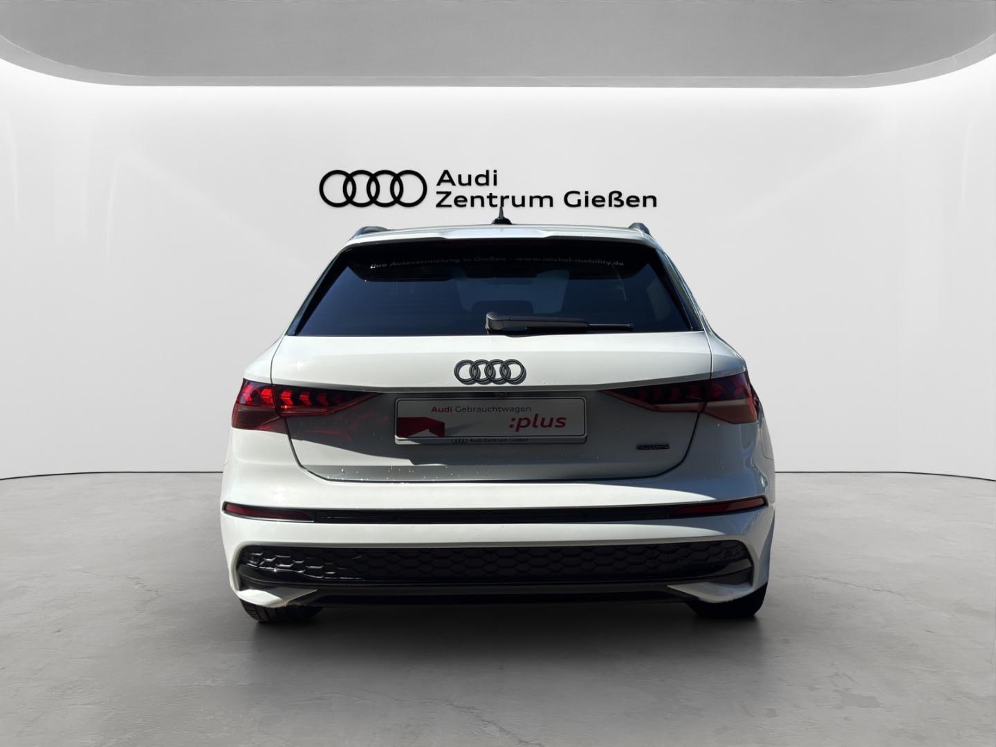 Bild über Audi A3 Sportback TFSI quattro S tronic - für weitere Informationen kontaktieren Sie den Audi Partner