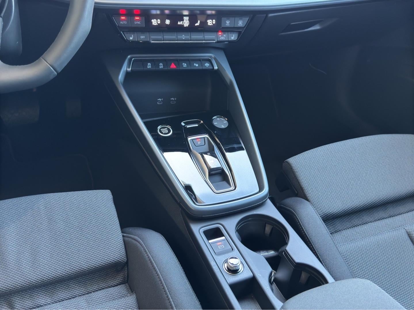 Bild über Audi A3 Sportback TFSI quattro S tronic - für weitere Informationen kontaktieren Sie den Audi Partner