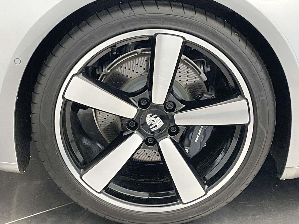 2026 Porsche 911 T - Photo 13