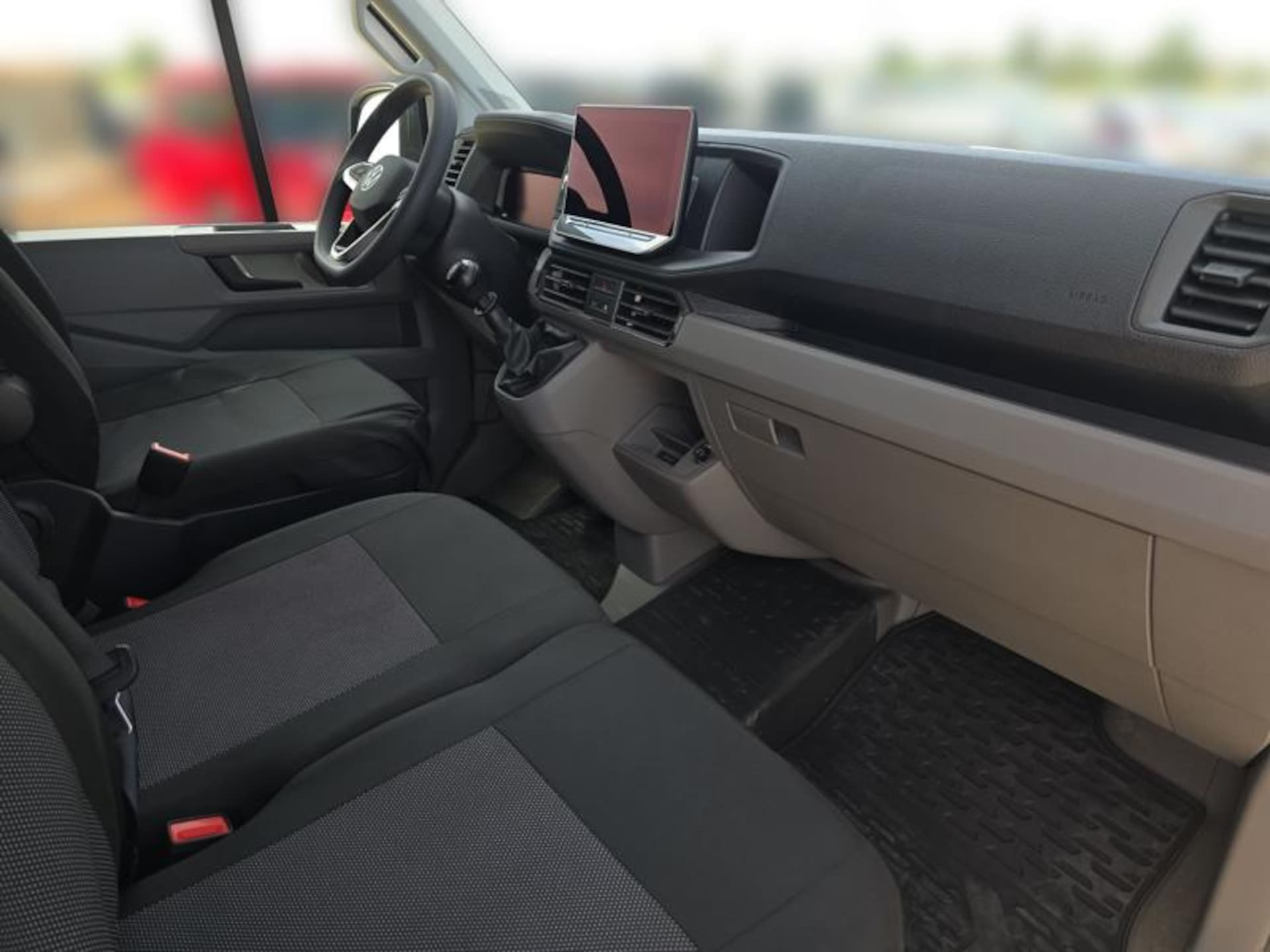 Volkswagen Crafter Furgon średni rozstaw osi