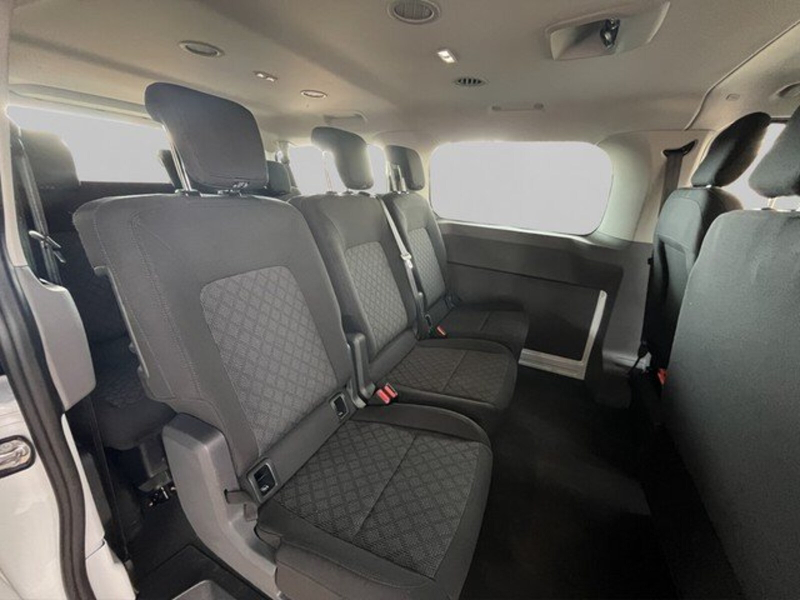 Volkswagen Transporter Kombi kurzer Radstand – Bild 6