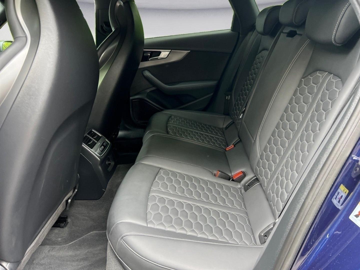 Bild über Audi RS 4 Avant TFSI quattro tiptronic - für weitere Informationen kontaktieren Sie den Audi Partner