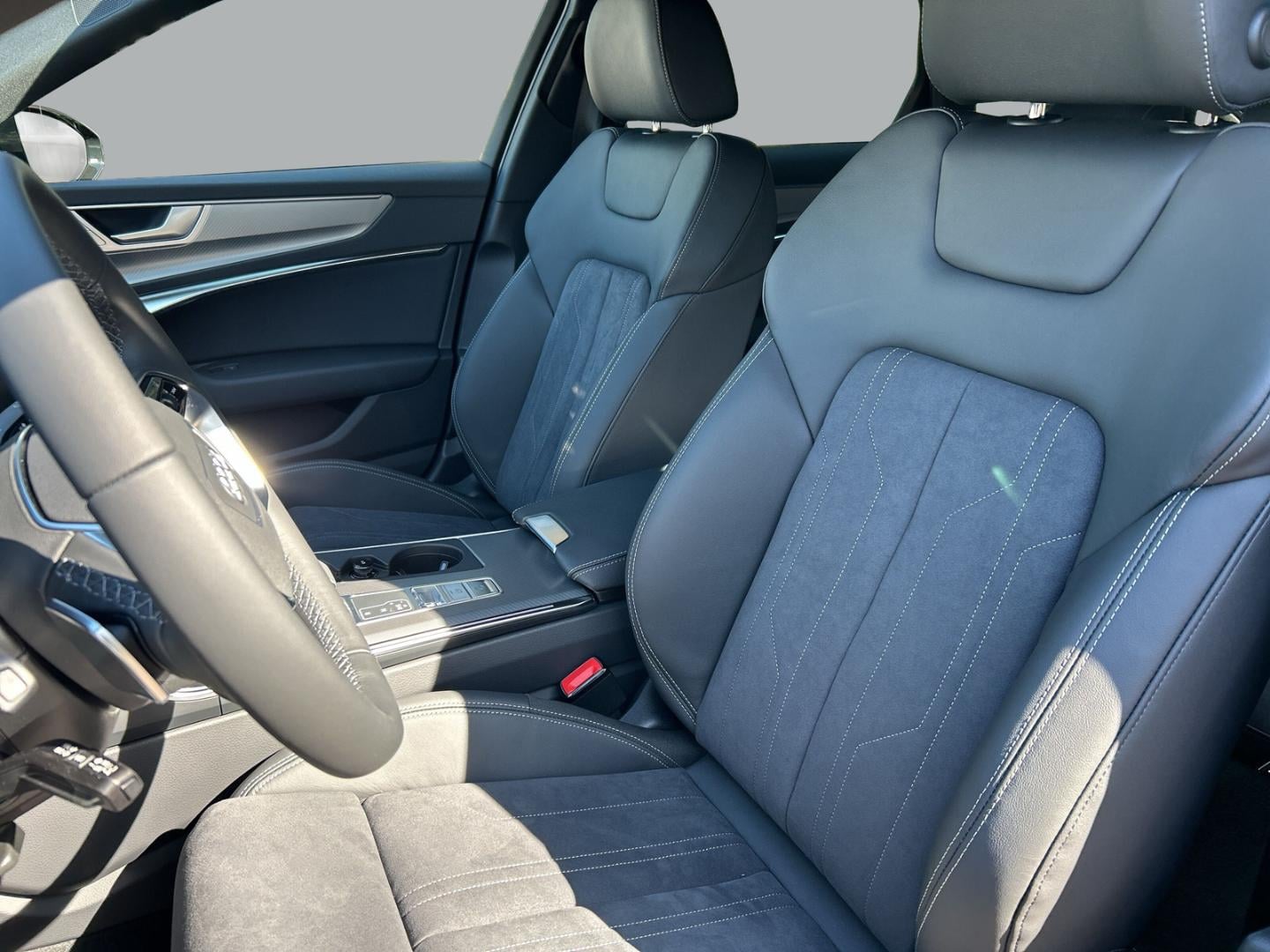 Bild über Audi A6 Avant advanced 45 TDI quattro S tronic - für weitere Informationen kontaktieren Sie den Audi Partner