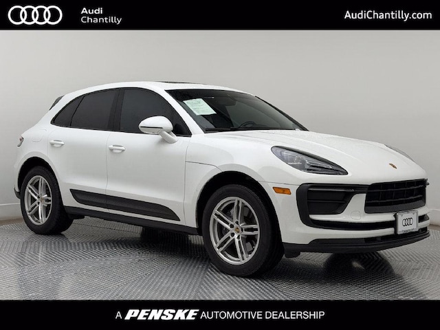 2022 Porsche Macan