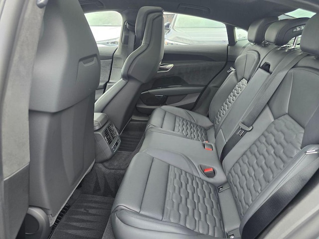 2026 Audi S e-tron GT Prestige - Photo 15