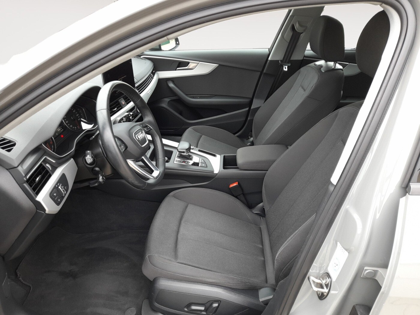Image about Audi A4 Avant S line 35 TDI S tronic