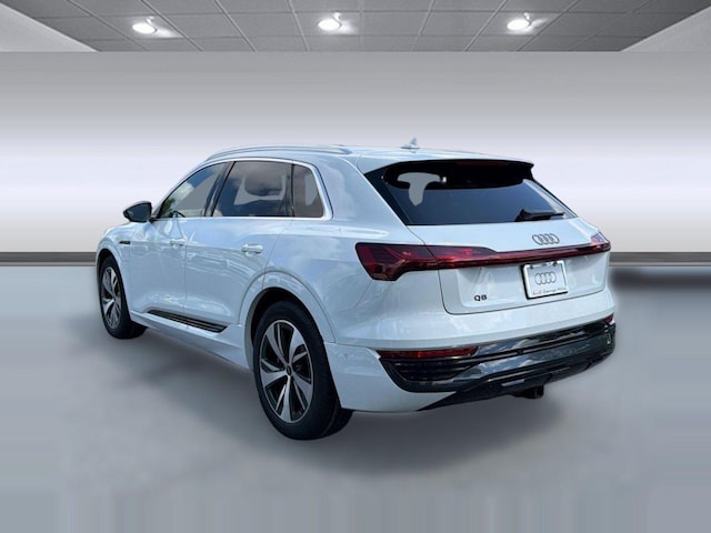 2024 Audi Q8 e-tron