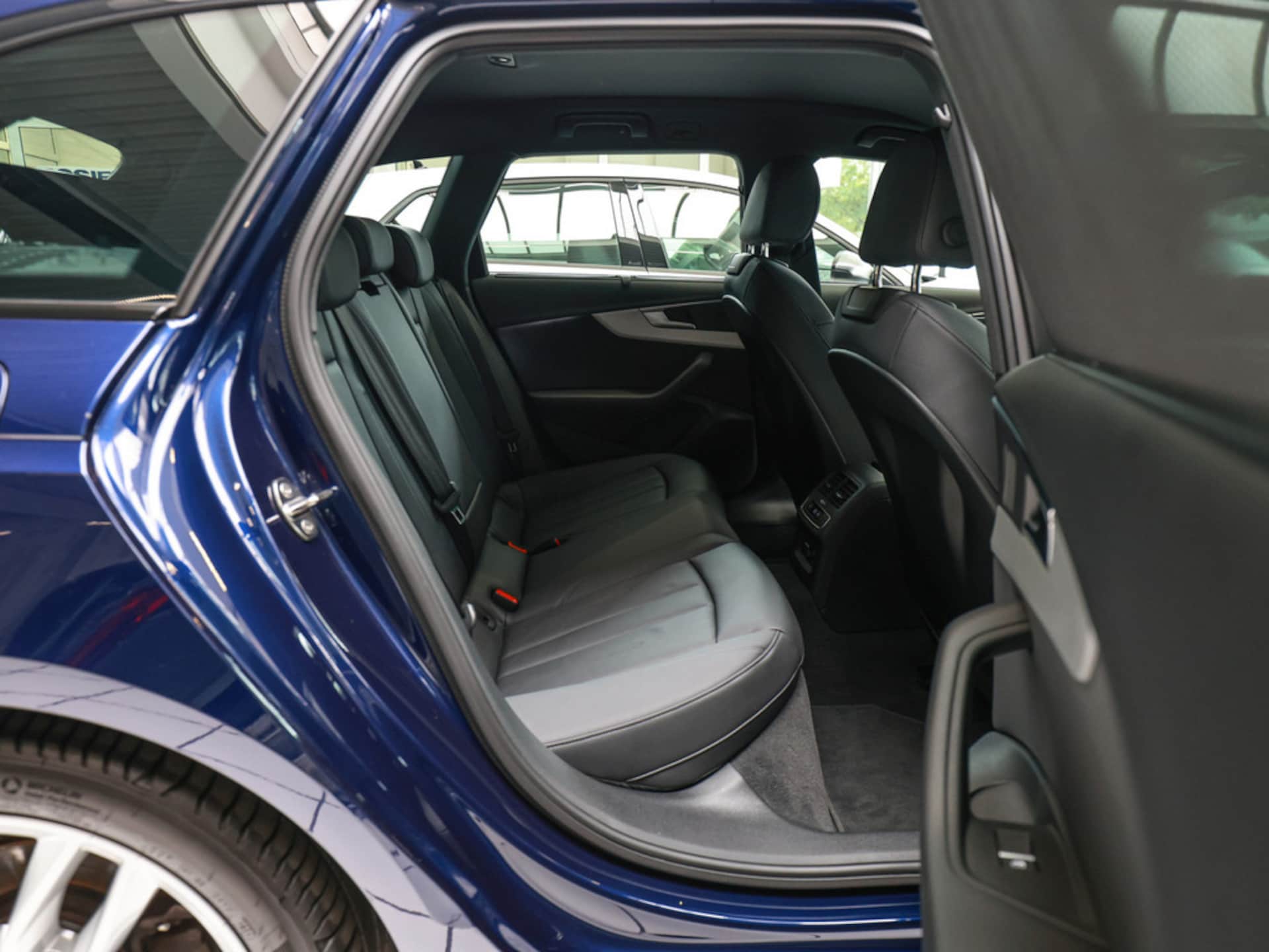 Audi A4 Avant S line