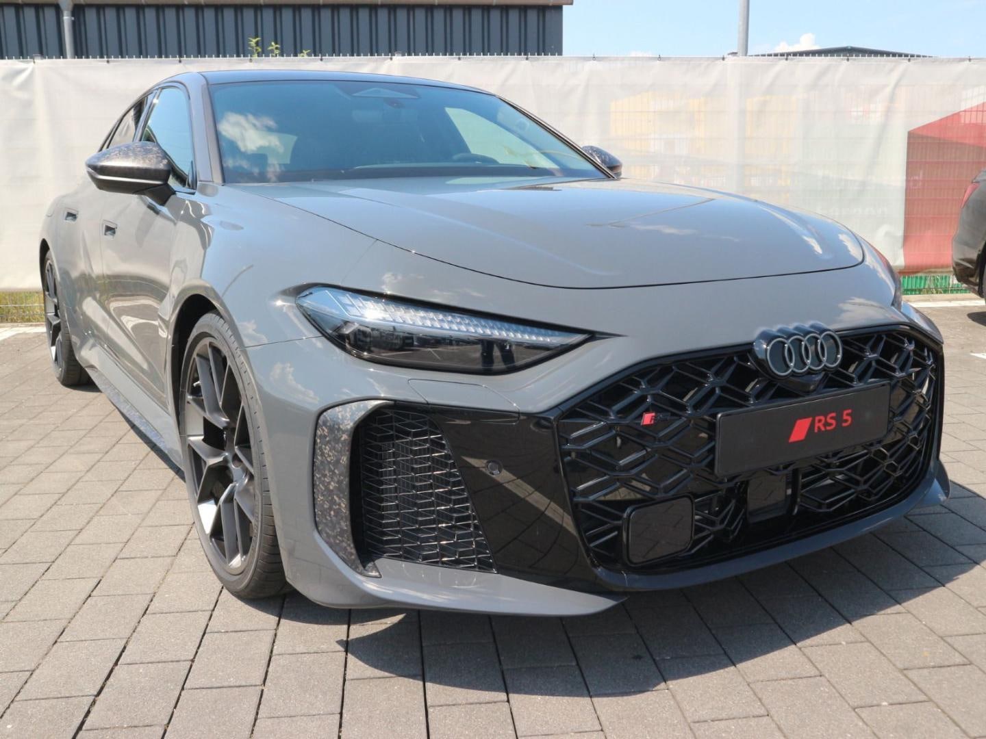 Bild über Audi RS 5 Limousine TFSI quattro 470 kW tiptronic - für weitere Informationen kontaktieren Sie den Audi Partner