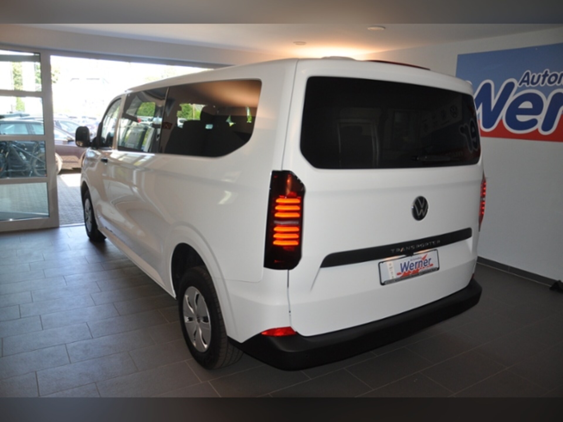 Volkswagen Transporter Kombi langer Radstand
