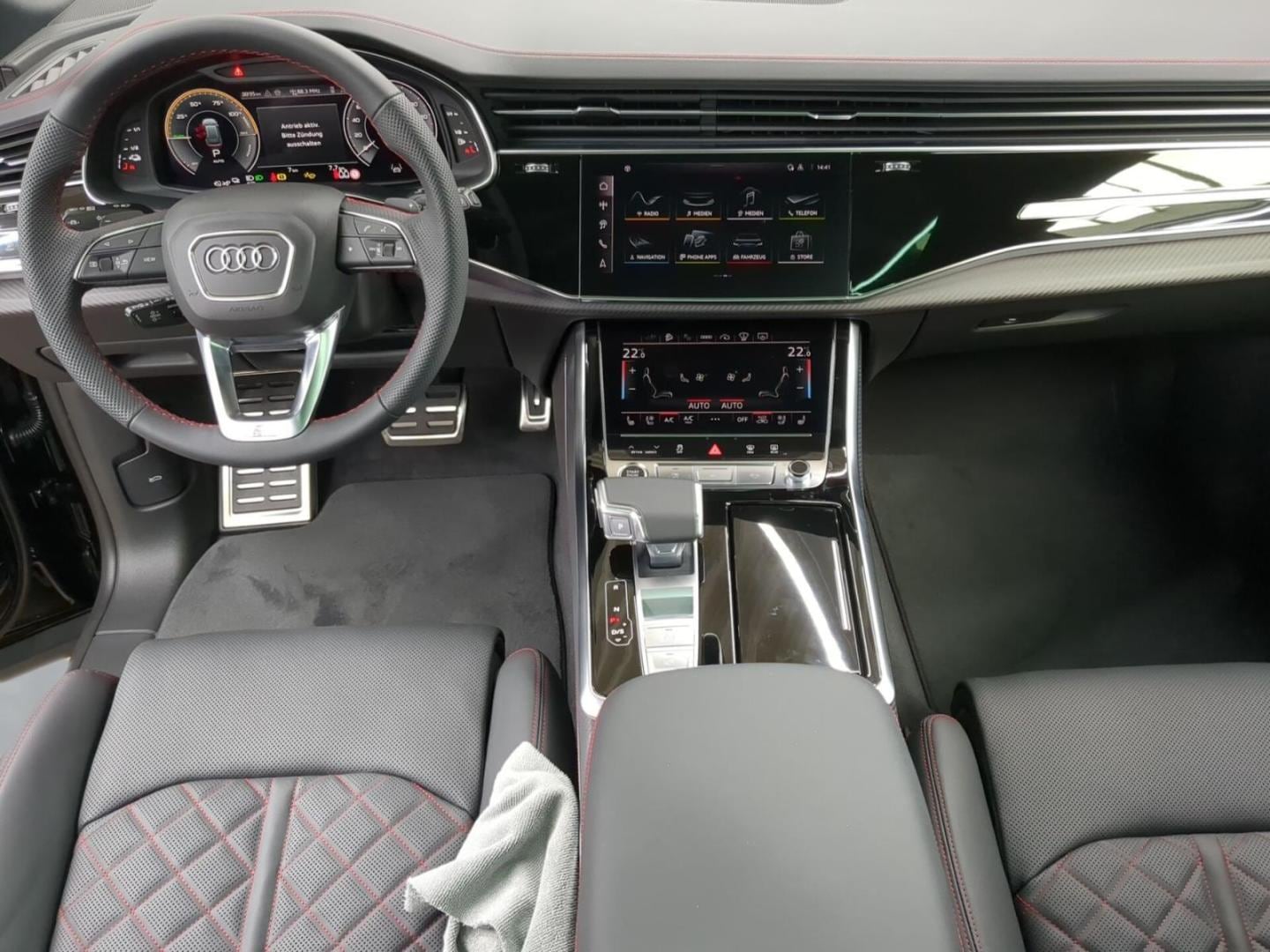 Bild über Audi Q8 SUV TFSI e S line business TFSI e quattro 360 kW tiptronic - für weitere Informationen kontaktieren Sie den Audi Partner