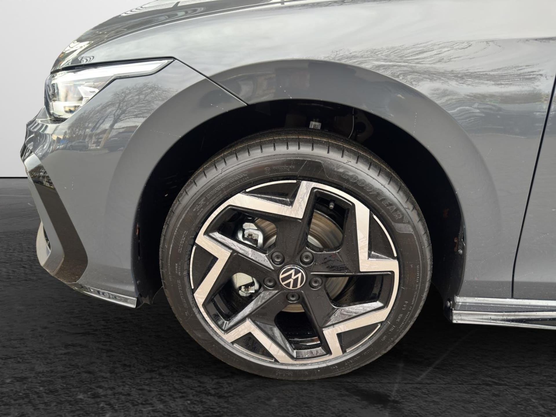 Volkswagen Golf R-Line