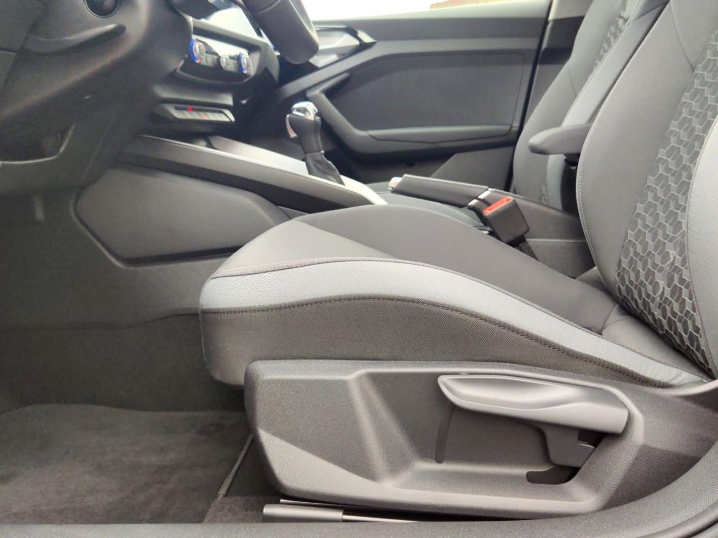 Bild über Audi A1 allstreet 30 TFSI S tronic - für weitere Informationen kontaktieren Sie den Audi Partner