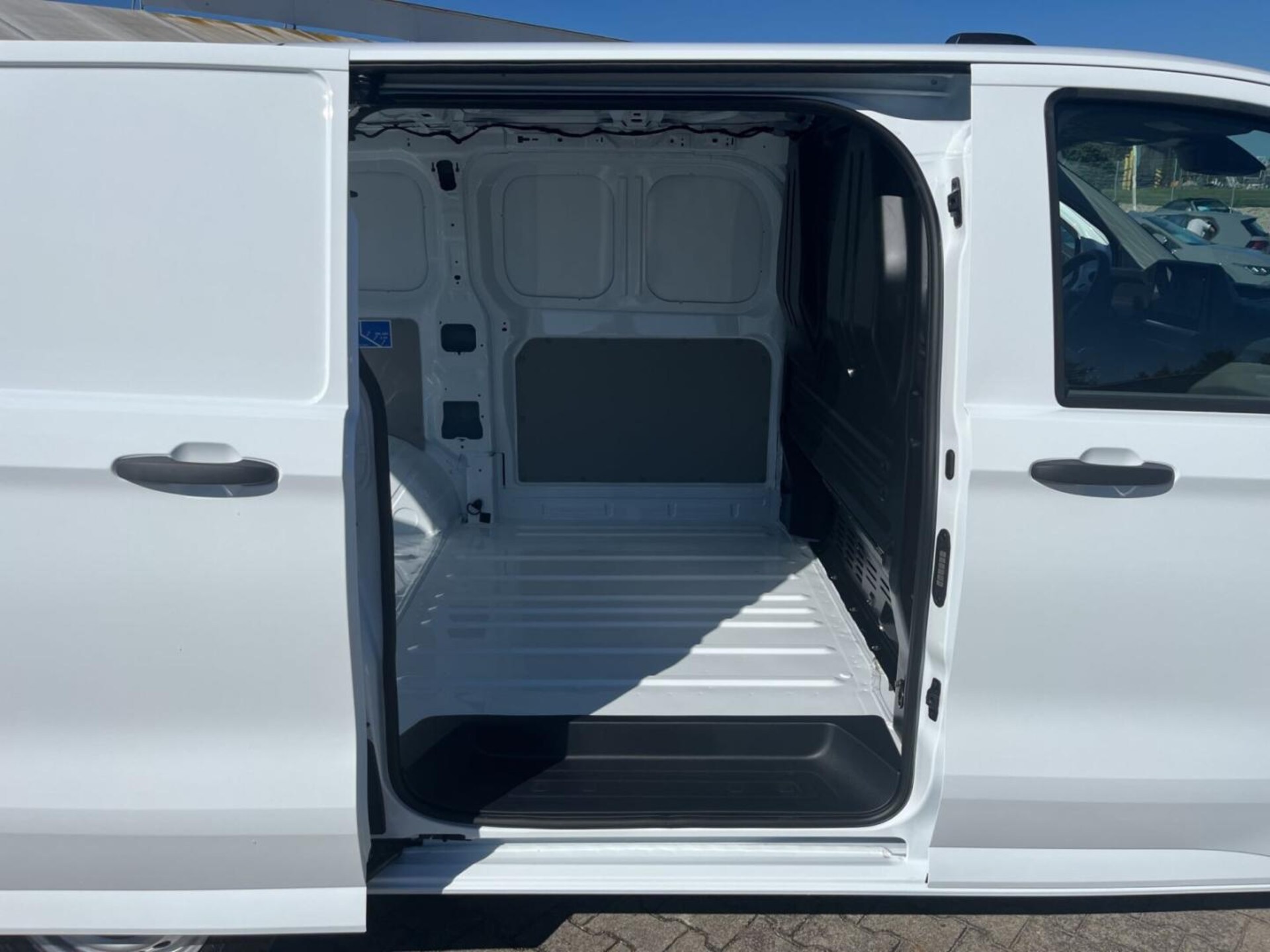 Volkswagen Transporter Kasten kurzer Radstand