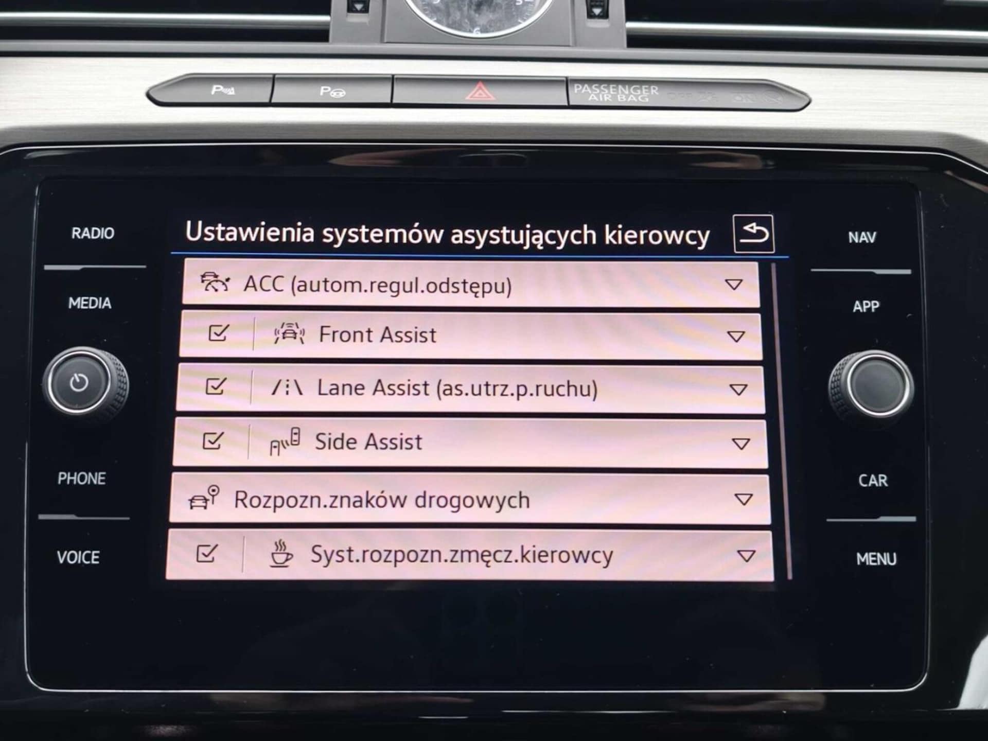 Volkswagen Arteon Model bazowy