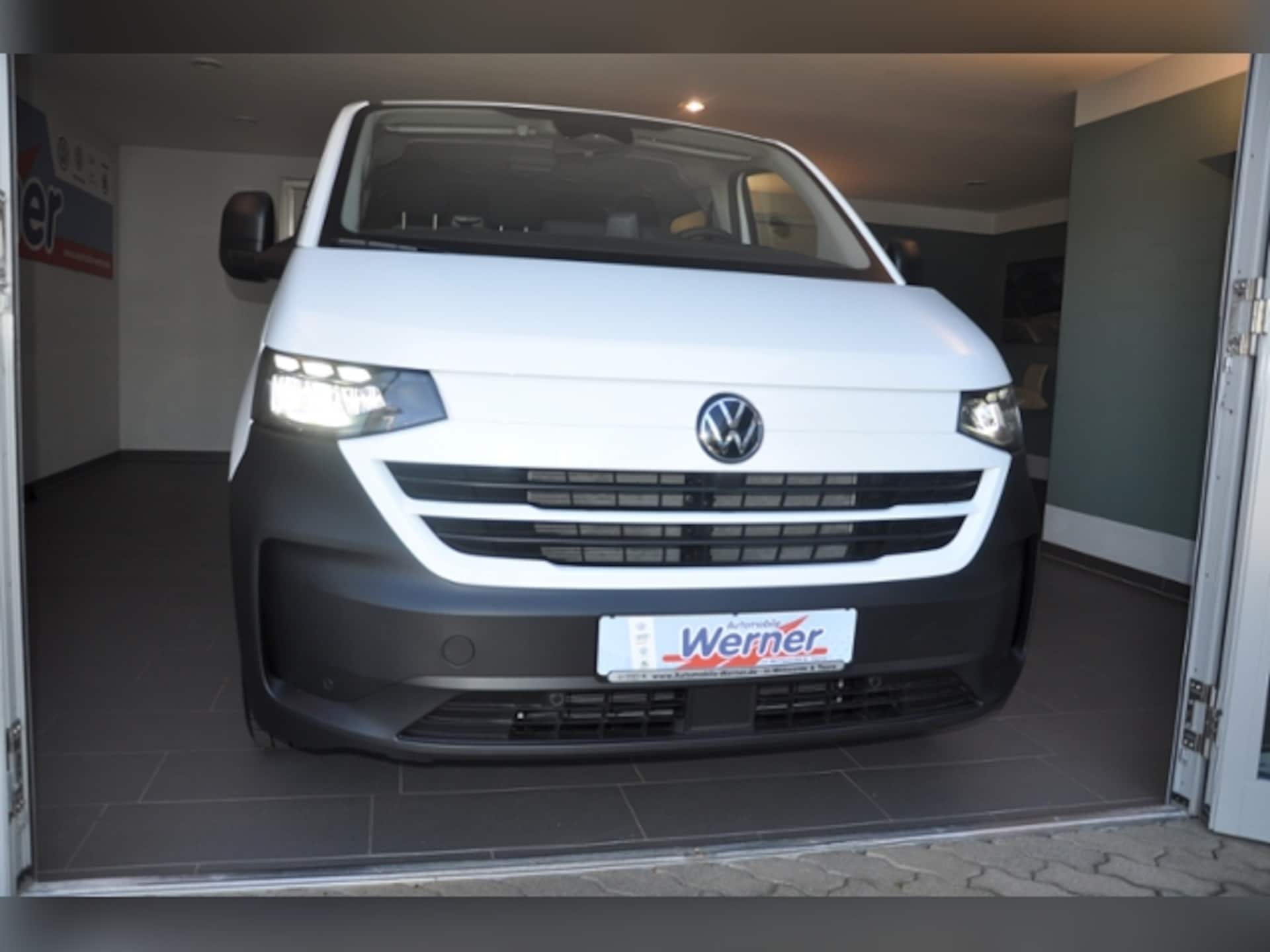 Volkswagen Transporter Kombi langer Radstand
