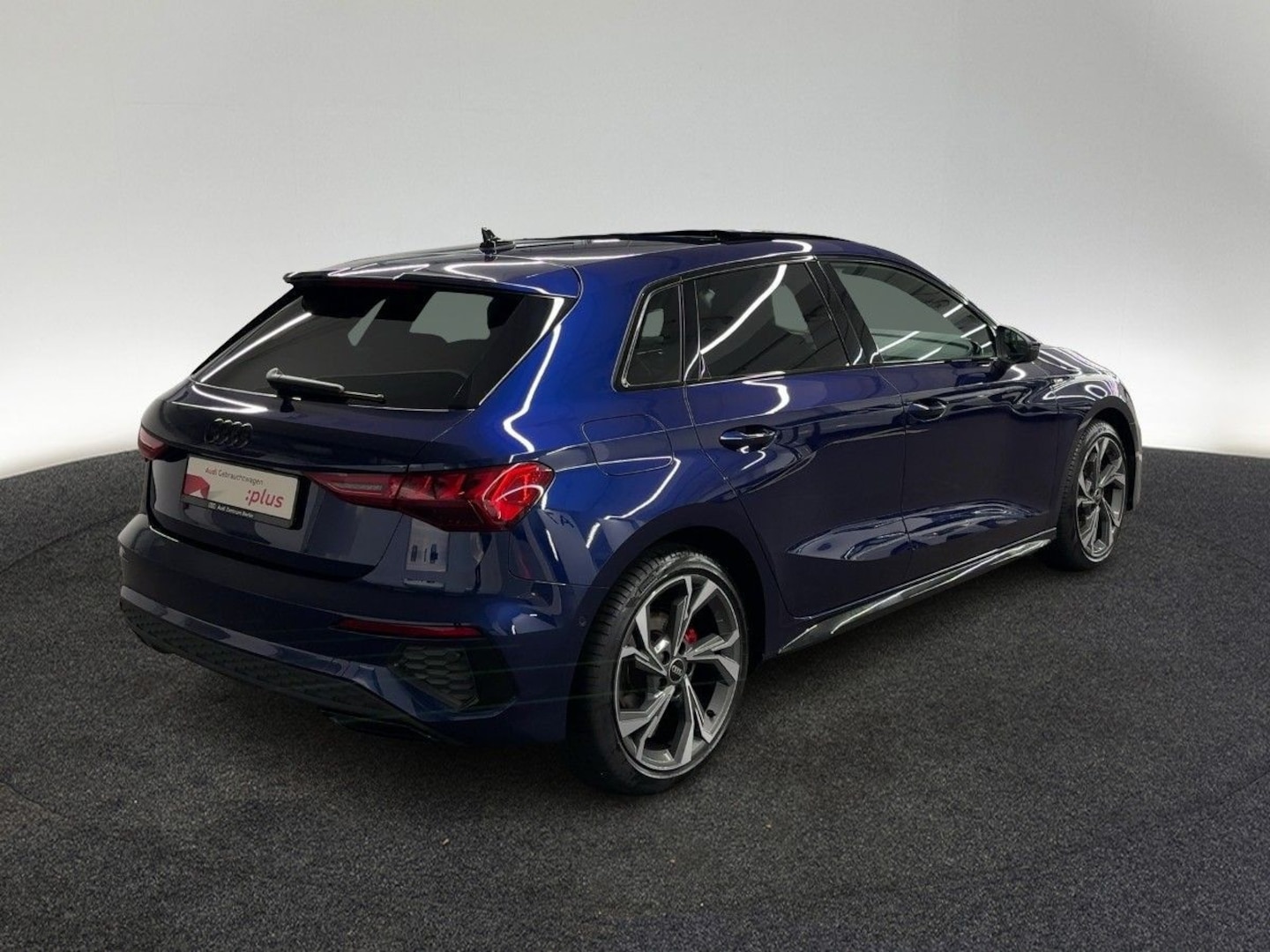 Bild über Audi A3 Sportback S line 35 TDI S tronic - für weitere Informationen kontaktieren Sie den Audi Partner