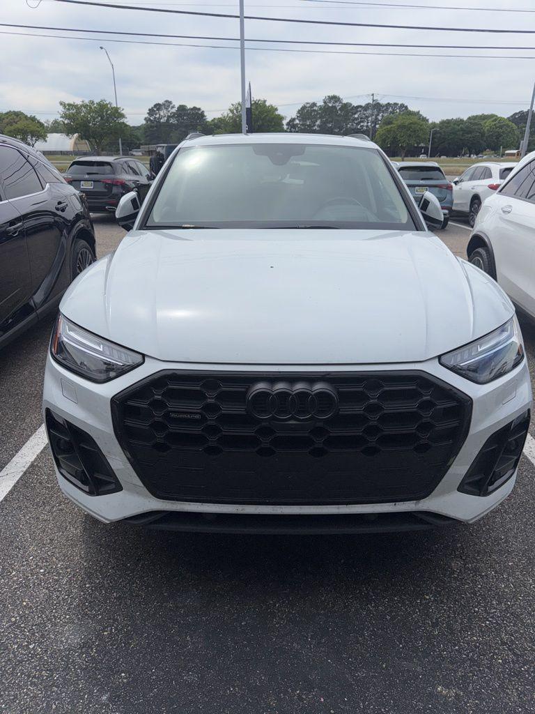 2023 Audi Q5 45 Prestige's photo