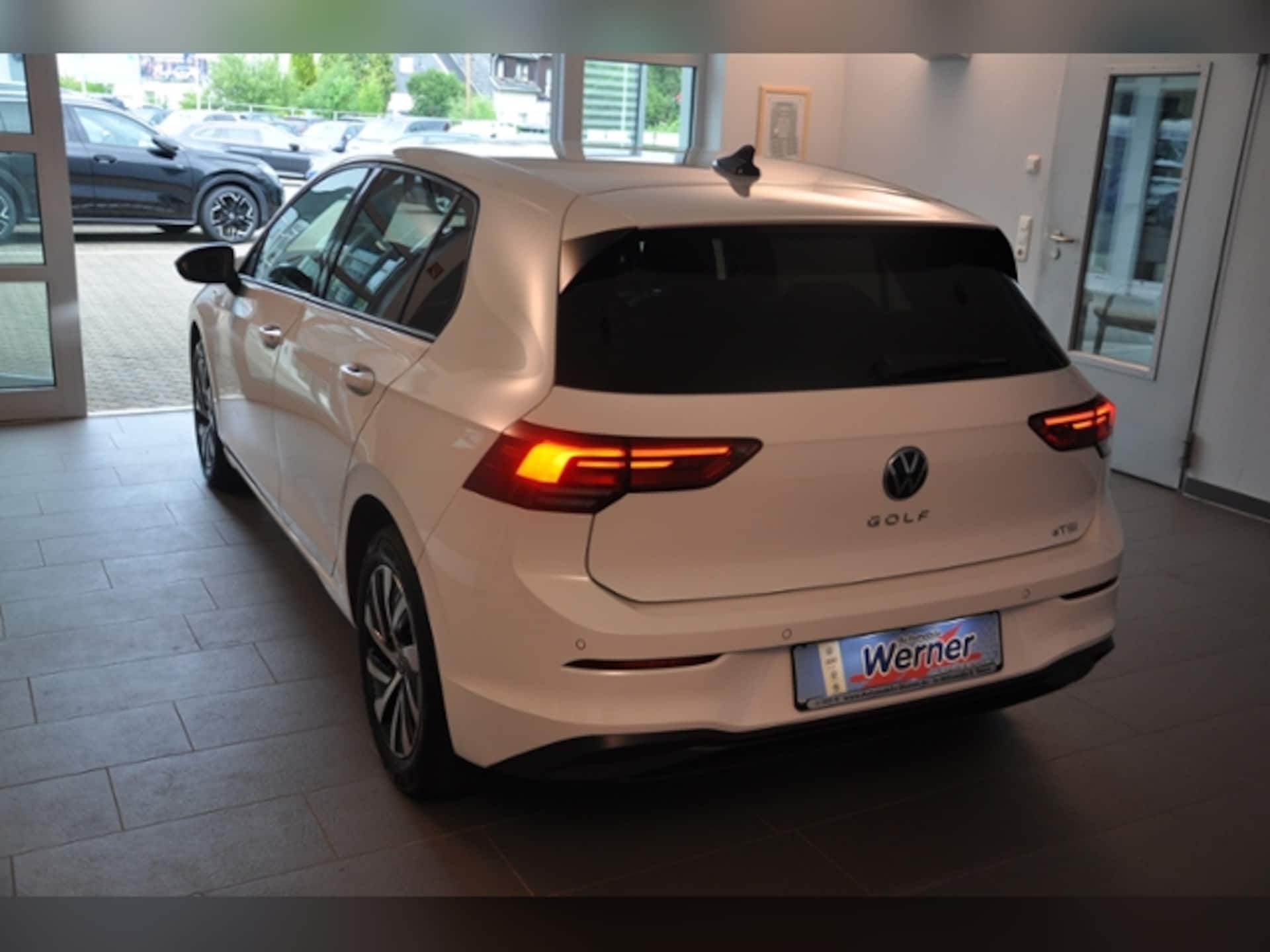 Volkswagen Golf Life