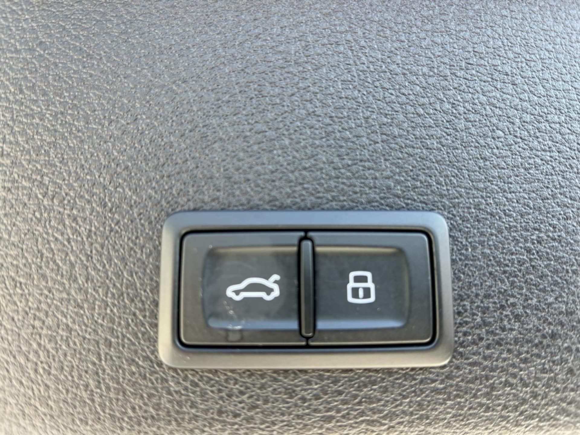 Audi Q8 e-tron S line