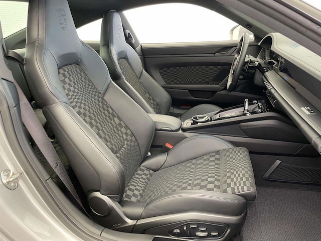 2026 Porsche 911 T - Photo 22