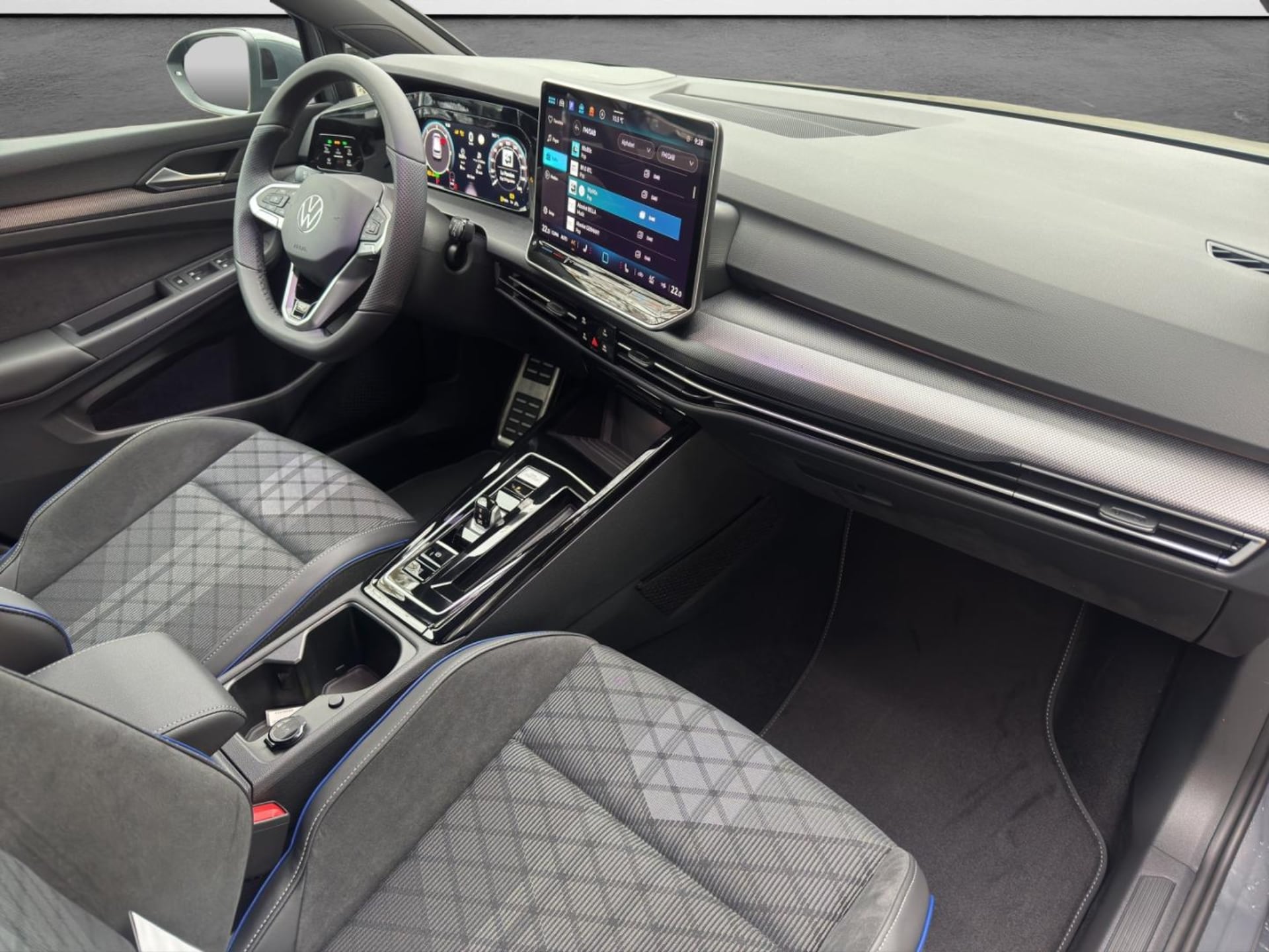 Volkswagen Golf R-Line