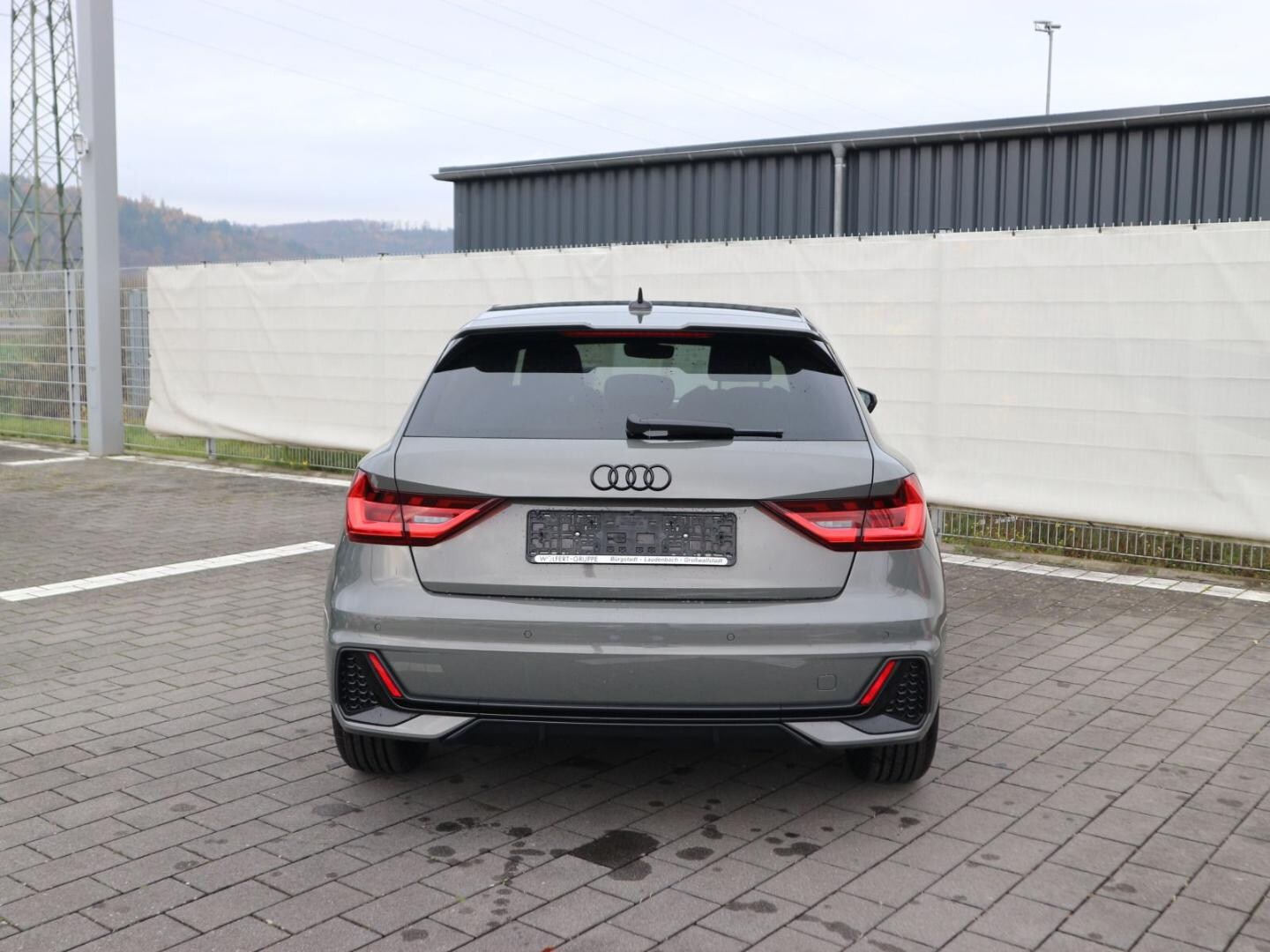 Bild über Audi A1 Sportback S line 30 TFSI S tronic - für weitere Informationen kontaktieren Sie den Audi Partner