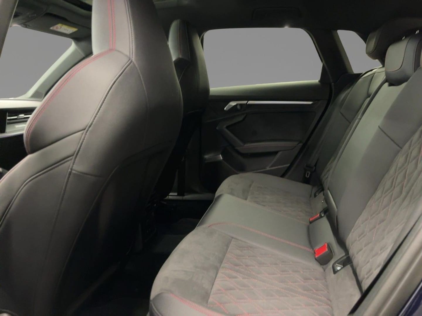 Bild über Audi A3 Sportback S line 35 TDI S tronic - für weitere Informationen kontaktieren Sie den Audi Partner