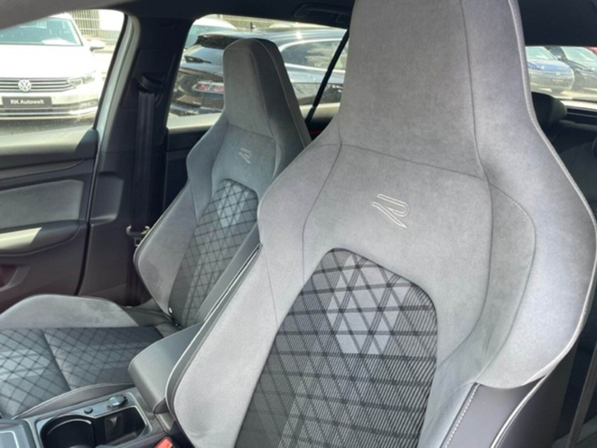 Volkswagen Golf Variant R-Line