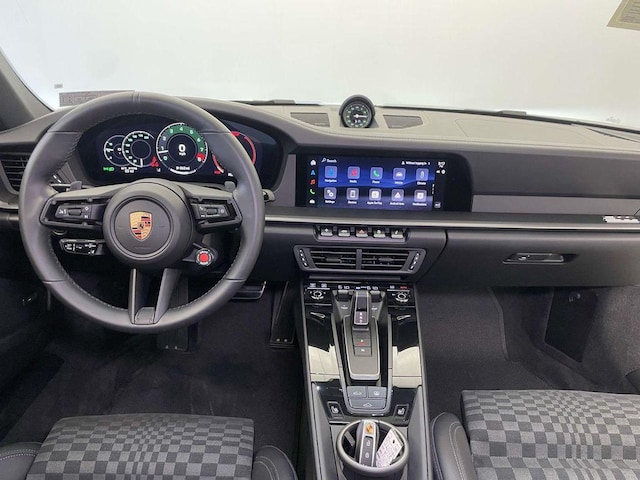 2026 Porsche 911 T - Photo 24