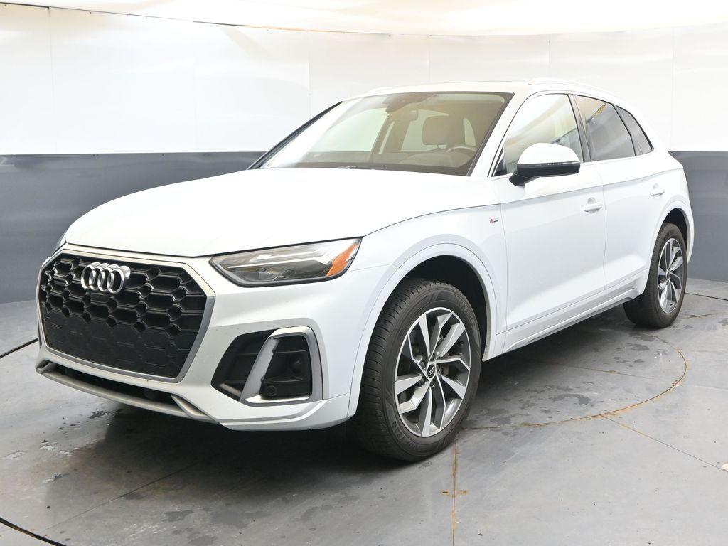2022 Audi Q5 45 Premium Plus's photo