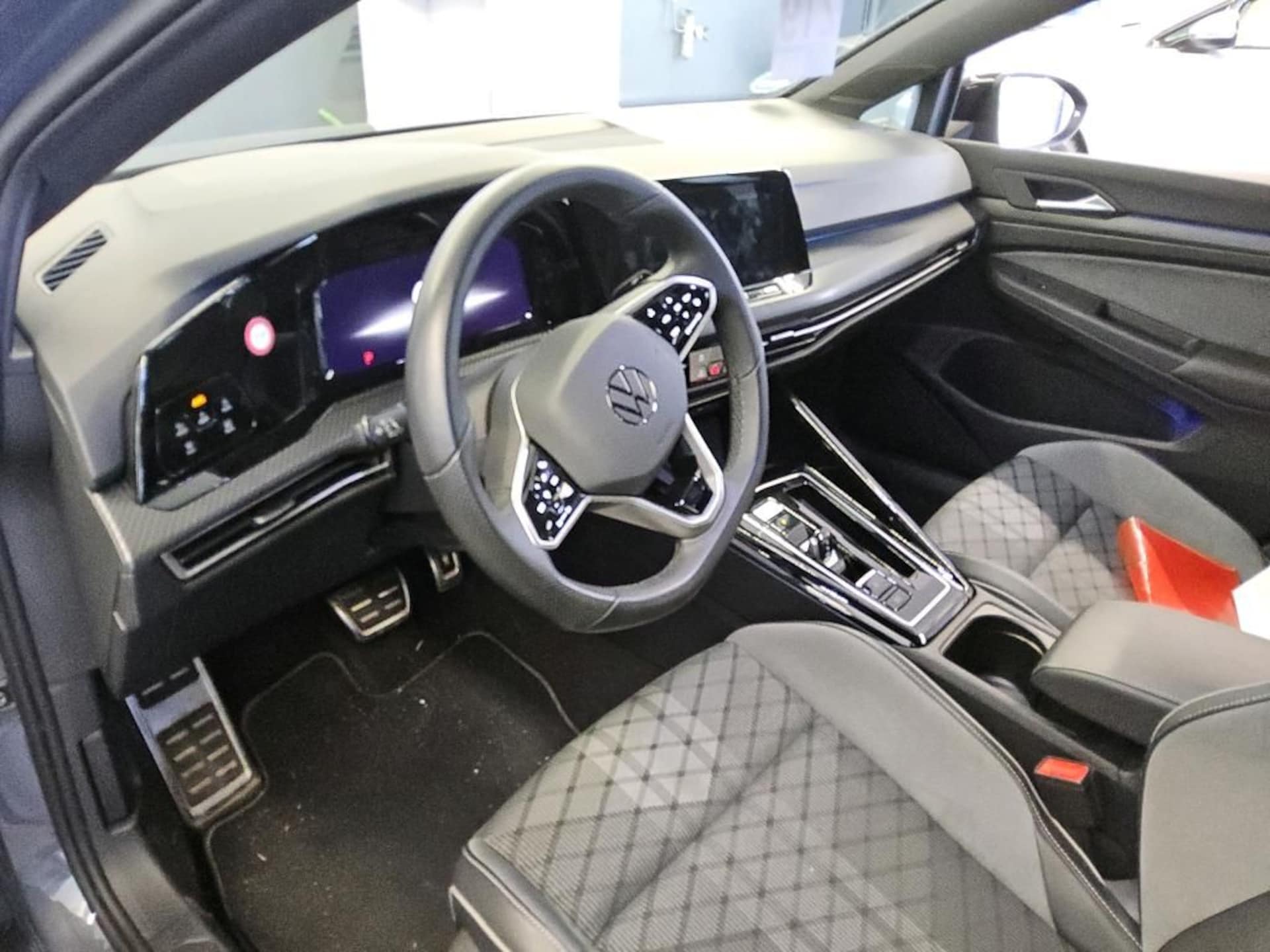 Volkswagen Golf R-Line