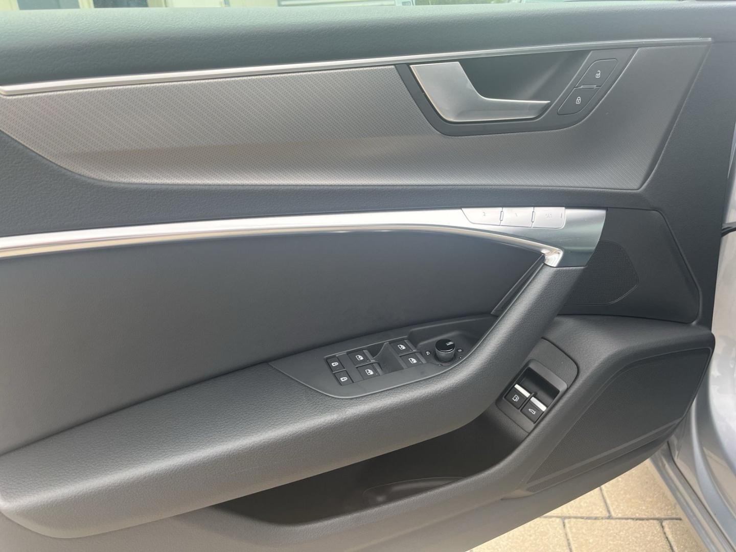 Bild über Audi A6 Avant TFSI e advanced 50 TFSI e quattro S tronic - für weitere Informationen kontaktieren Sie den Audi Partner