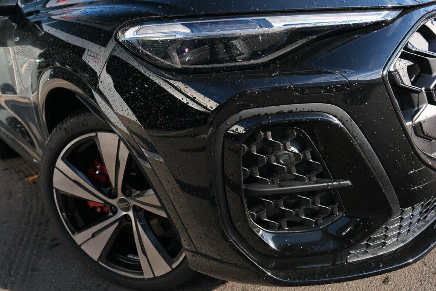 Image about Audi Q5 SUV e-hybrid quattro S tronic
